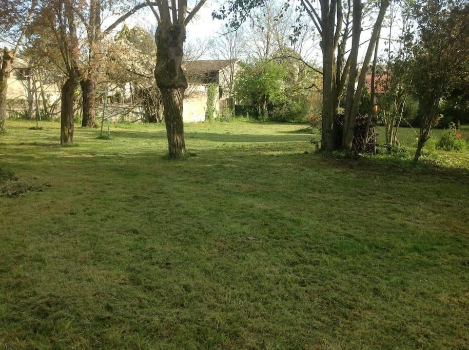 Ancien Presbytere Au Coeur Du Village Mauvezin  Exterior foto