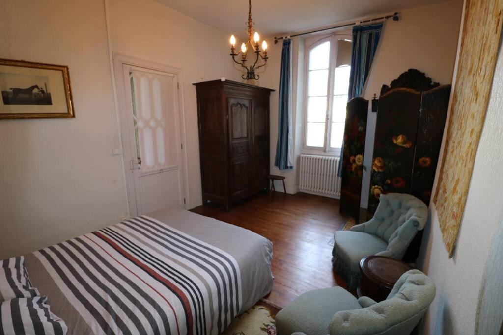Ancien Presbytere Au Coeur Du Village Mauvezin  Exterior foto